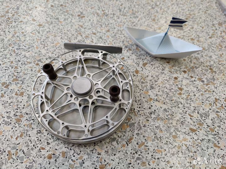 Катушка рыболовная инерционная СССР