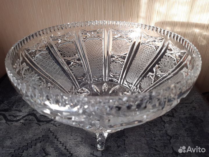 Хрустальные вазы, салатницы, бокалы, пепельница