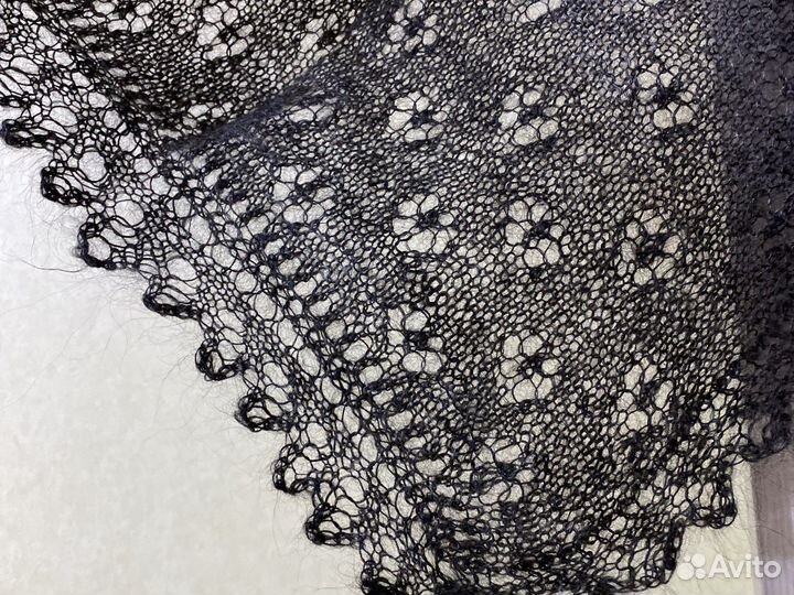 Вязаный шарф из козьего пуха