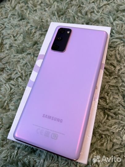 Телефон Samsung s20fe