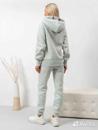 Спортивный костюм женский на молнии