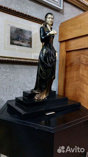 Бронзовая статуэтка Ар-деко