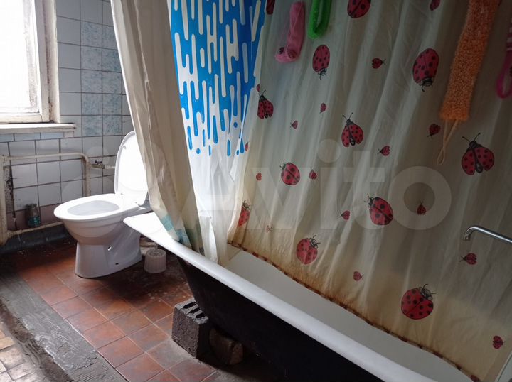 Комната 16 м² в 9-к., 4/5 эт.