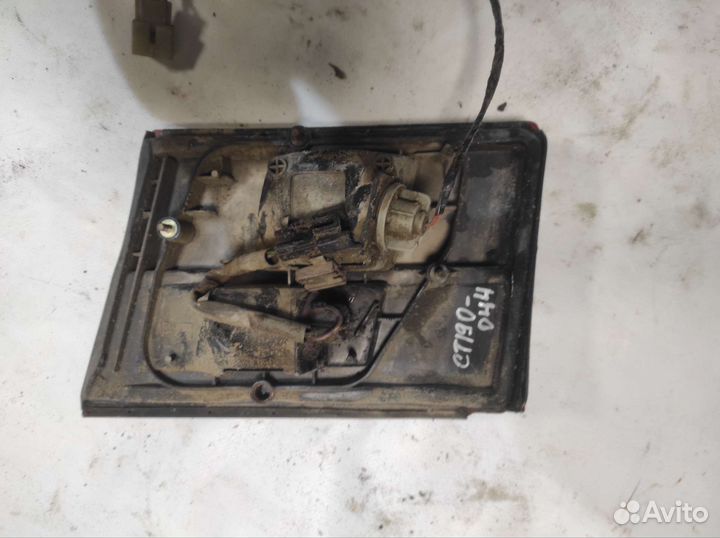 Фонарь задний левый внутренний toyota corona T190