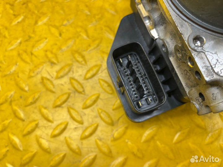 Блок ABS Mitsubishi Pajero Sport KH 4D56 2015