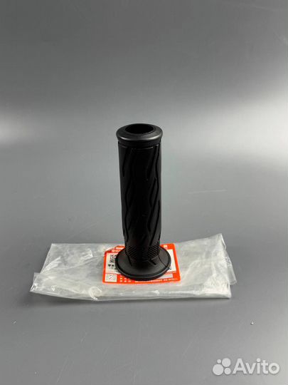 Грипса левая Suzuki (Оригинал)