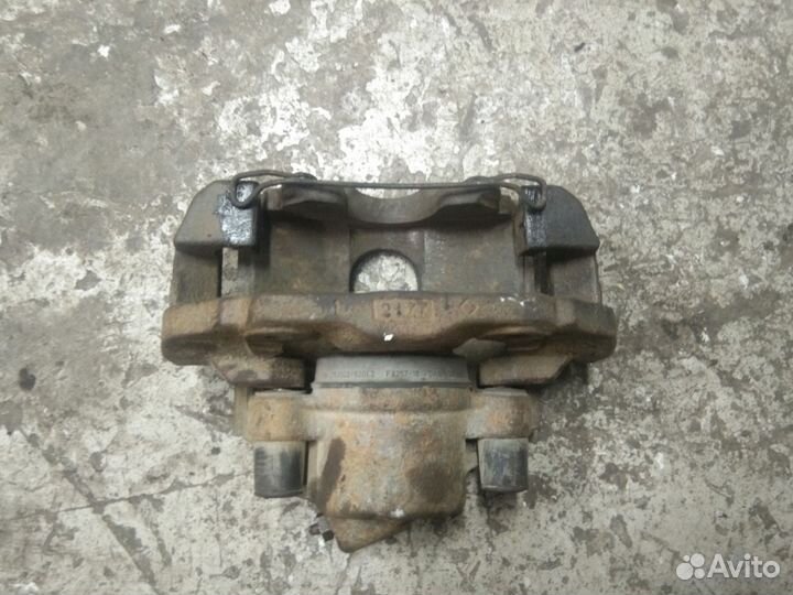 Суппорт тормозной передний Форд Фьюжн