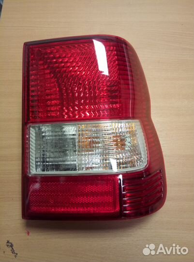 Фонарь правый Mitsubishi Pajero Pinin 98-05
