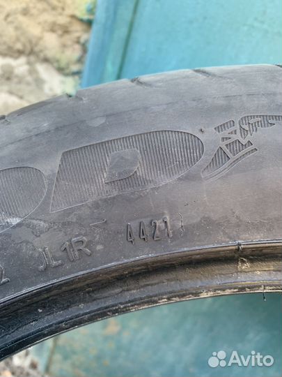 Goodyear EfficientGrip 245/45 R19 102