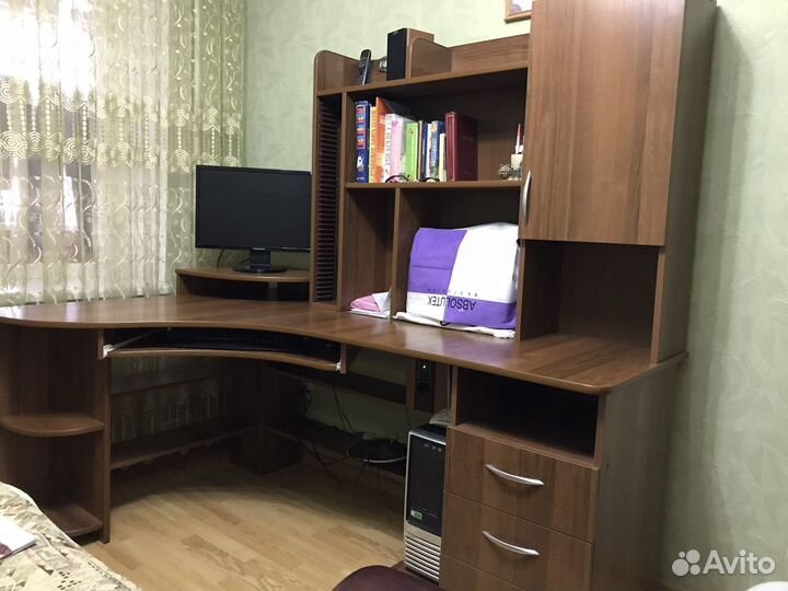 Компьютерный стол