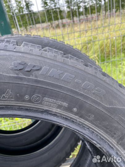 Bridgestone Blizzak Spike-02 SUV 225/55 R19 99T