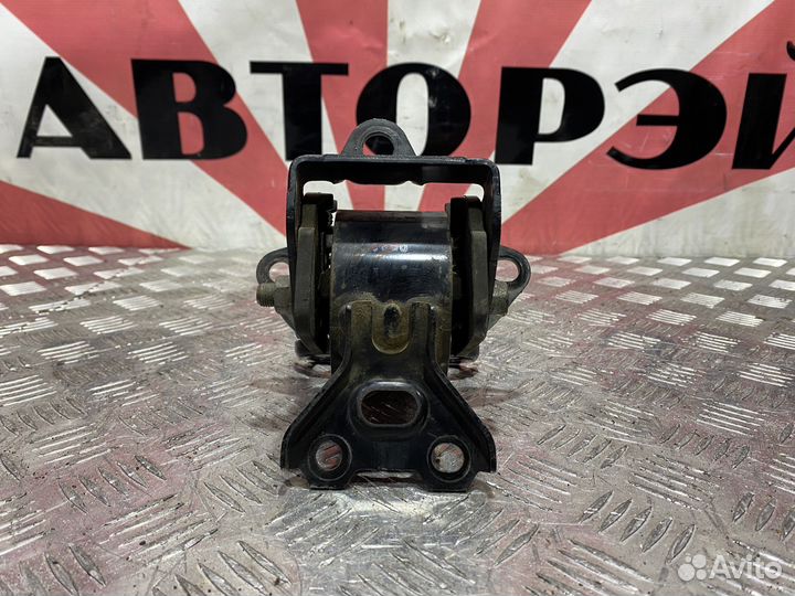 Подушка двигателя левая Mitsubishi Outlander XL