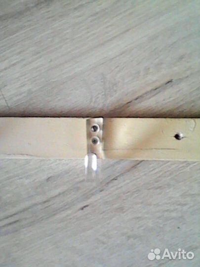 Вешалка настенная белая