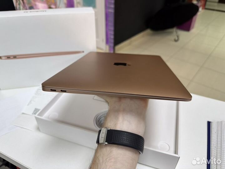 MacBook Air 13 M1 Gold