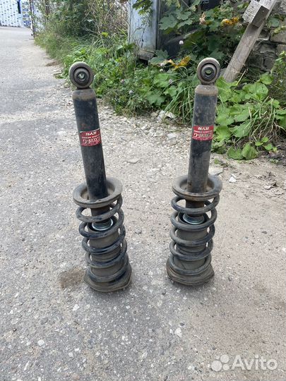 Стойки амортизатора toyota mark ll