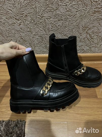 Женские ботинки