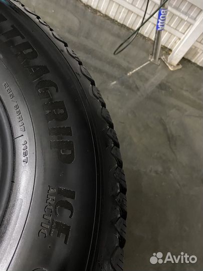 Goodyear UltraGrip Ice Arctic SUV 285/65 R17