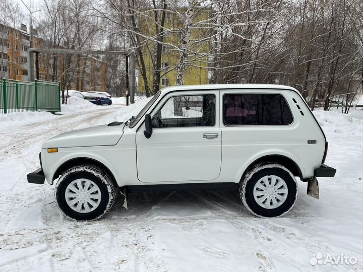 LADA 4x4 (Нива) 1.7 МТ, 2001, 100 000 км