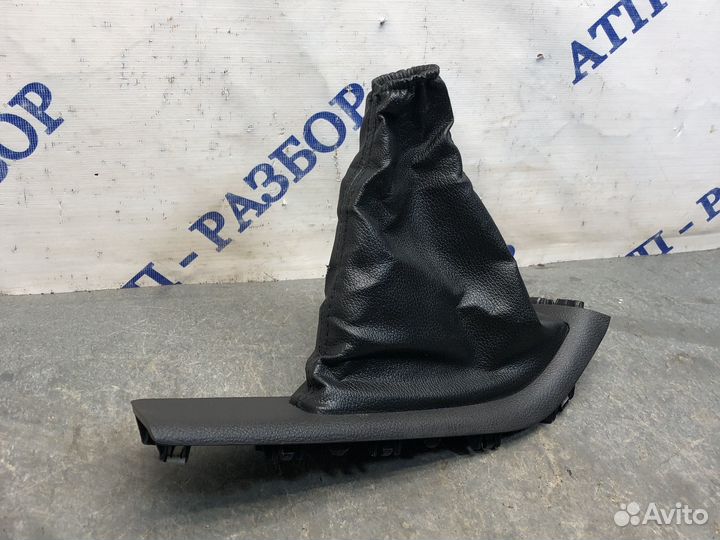 Кожух ручки ручника Focus 3