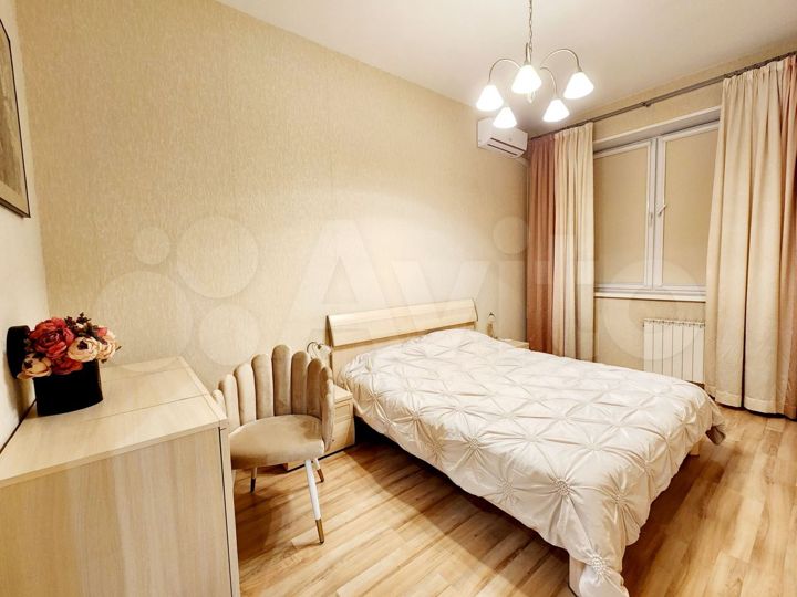 4-к. квартира, 115 м², 3/18 эт.