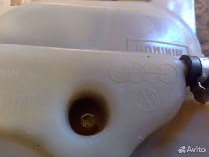 Разширительный бачок Audi 100 c3