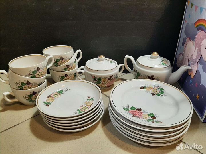 Остатки чайных сервизов