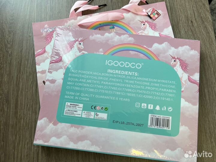 Набор десткой косметики с украшениями