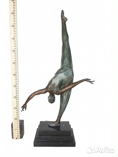 Бронзовая статуэтка 