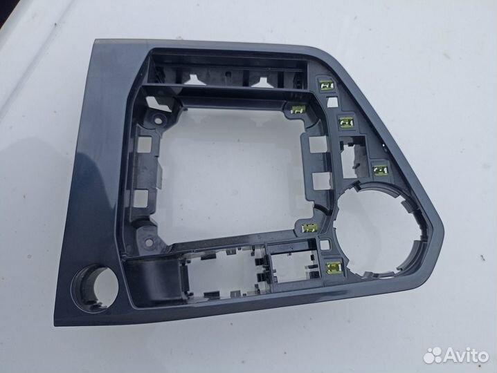 Накладка селектора АКПП Volkswagen Tiguan II