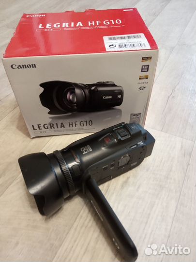 Профессиональная видеокамера