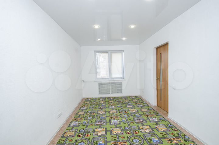 2-к. квартира, 72 м², 1/10 эт.