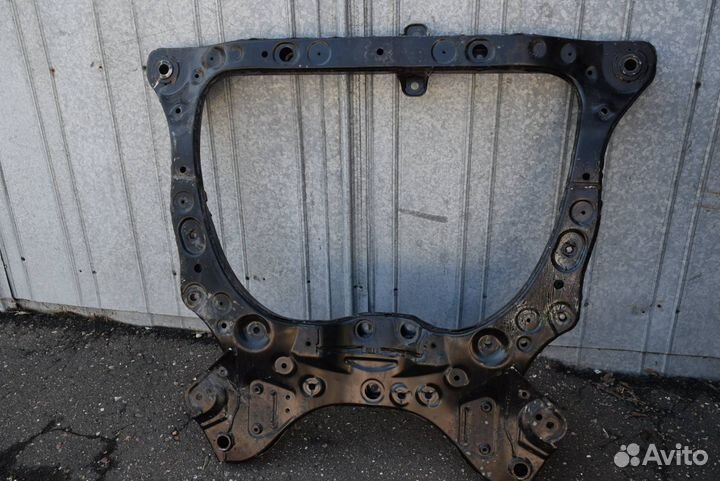 Передняя балка (подрамник) Toyota RAV4 5 (XA50)