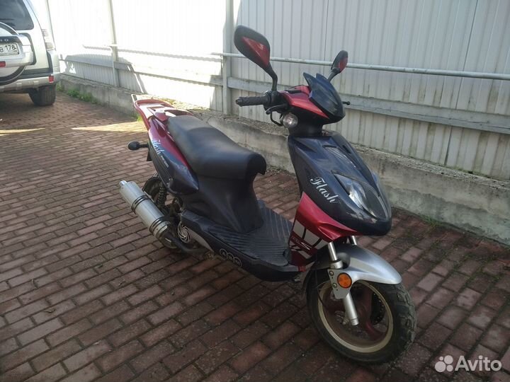 Скутер авм Flash 150