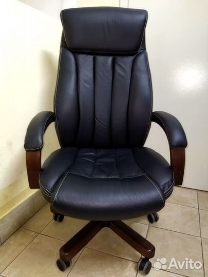 Кресло руководителя «Бюрократ» (натуральная кожа)
