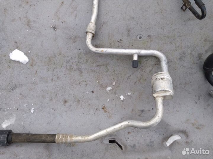 Трубка кондиционера Renault Logan 1