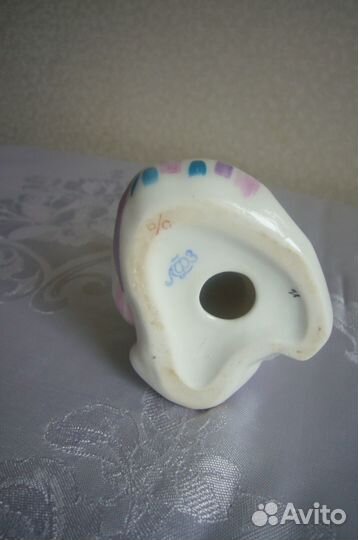 Фарфоровая статуэтка 