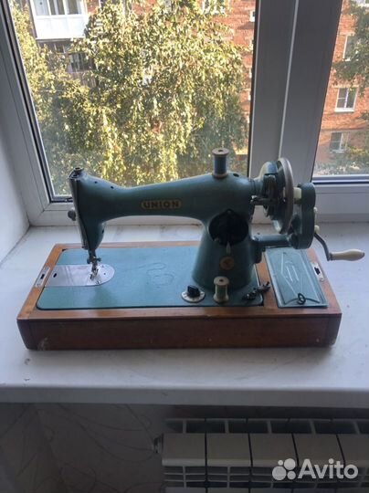 Старинная Швейная машина