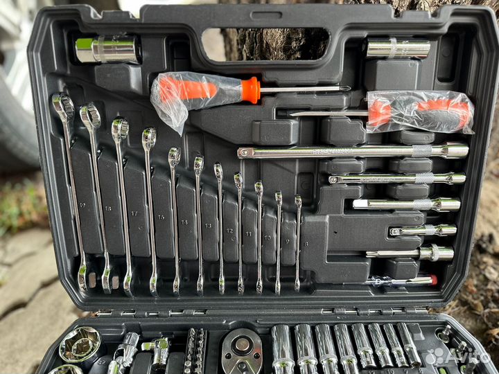 Набор инструментов 121 предмет