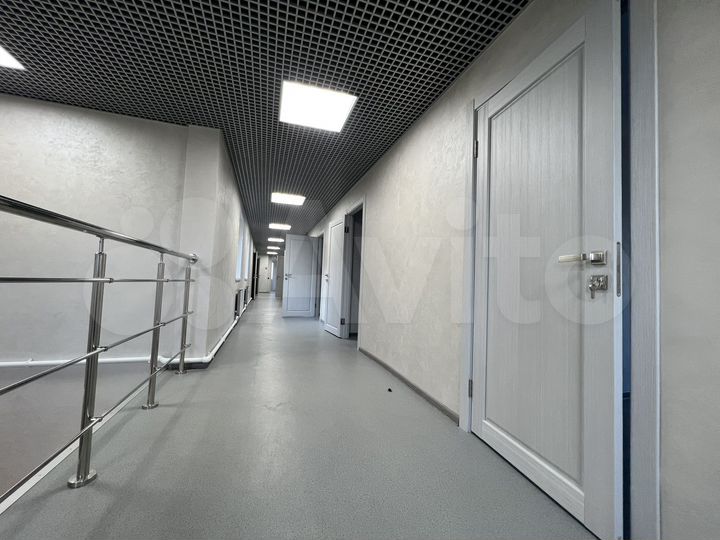 Здание, 826.5 м²