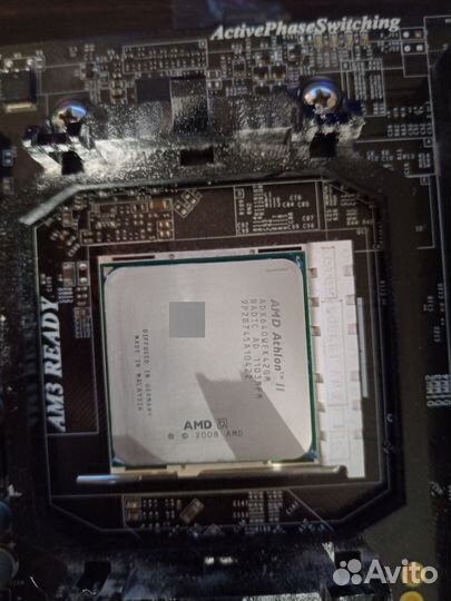 Материнская плата с процессором и памятью