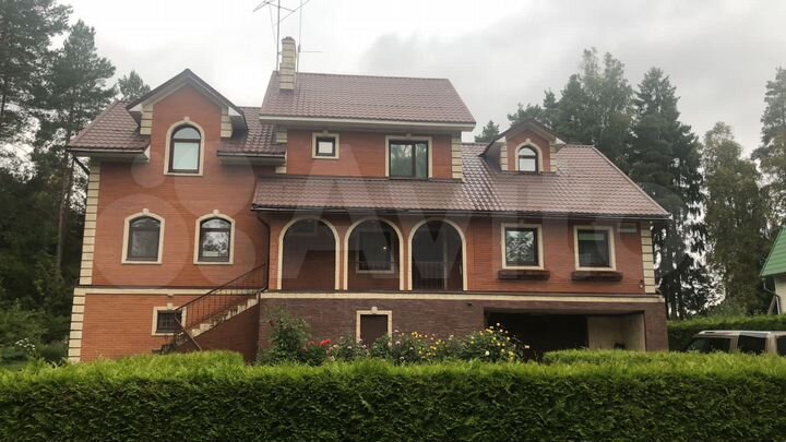 Дом 336 м² на участке 22 сот.