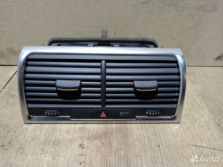 Дефлектор центральный audi q7 4l