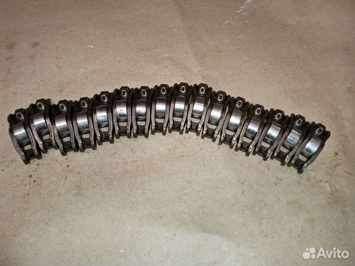 Рокер коромысло 2.0 fsi 06E109417F Ауди Фольксваге