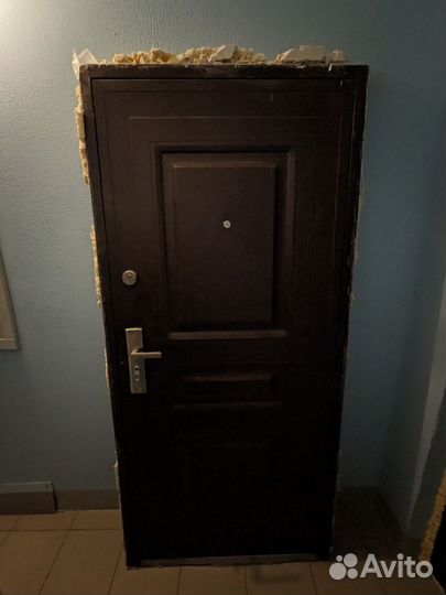 Дверь входная металическая бу