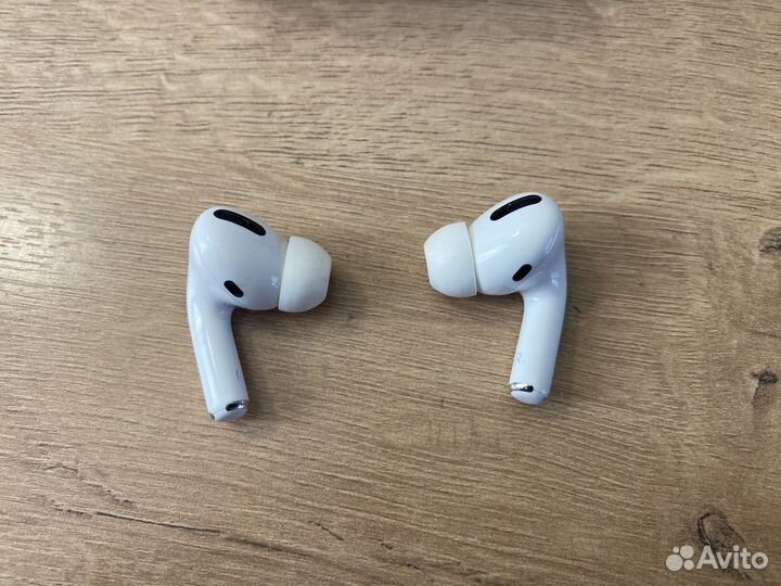 Беспроводные наушники Apple AirPods Pro