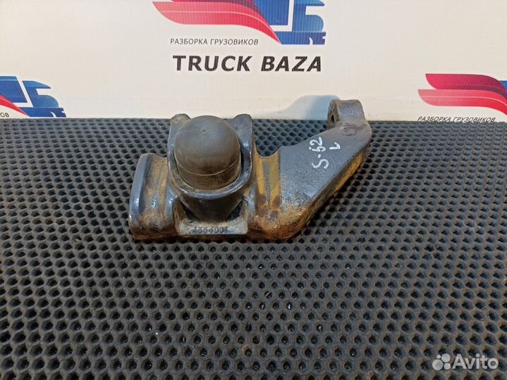 Кронштейн амортизатора переднего левый