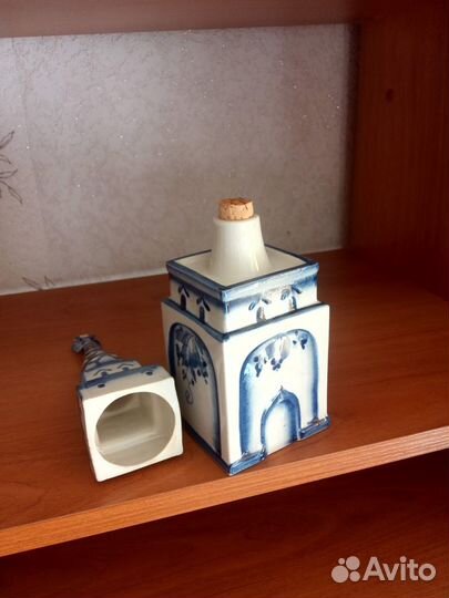 Русские сувениры / Штоф /графин, Гжель, фарфор