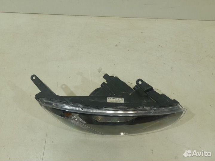 Фара правая LADA Granta 2019