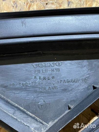 Молдинг стекла двери передний левый Volvo Xc60