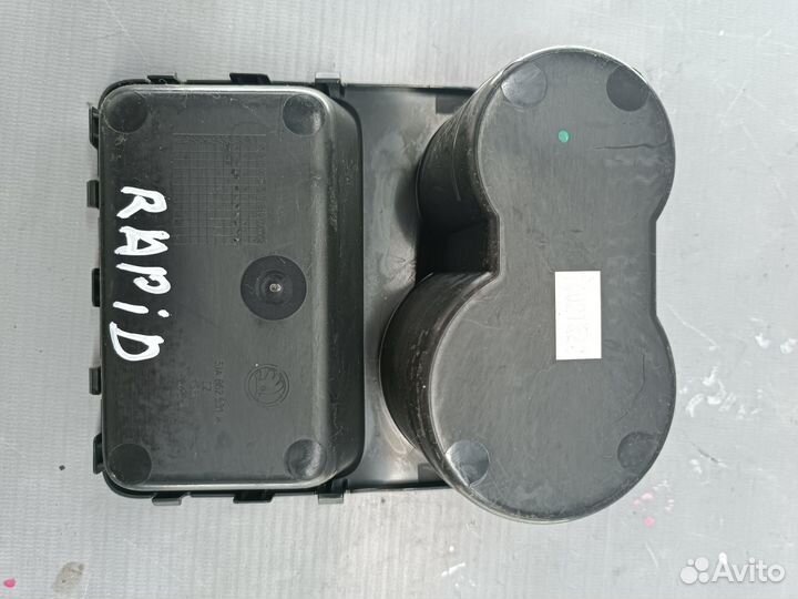 Накладка центральной консоли кпп Skoda Rapid